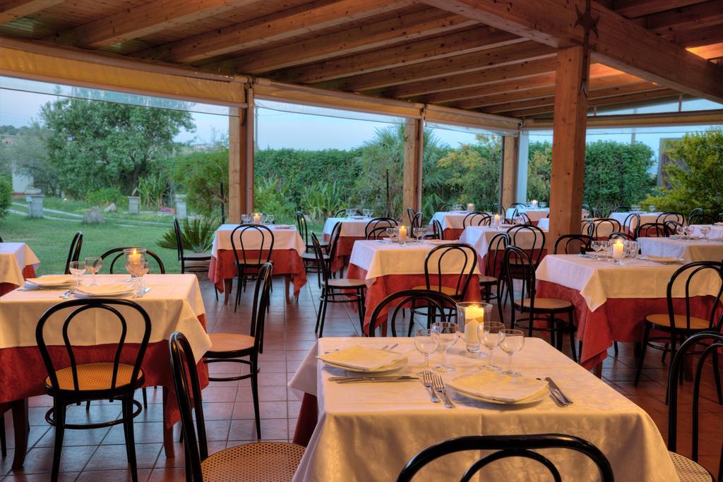 Agriturismo Biologico Corte Aragonese Санта-Мария-ди-Ликодия Экстерьер фото