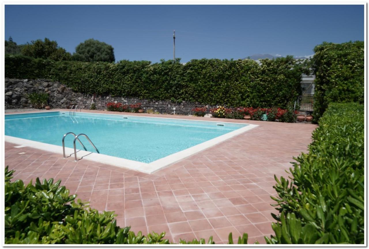 Agriturismo Biologico Corte Aragonese Санта-Мария-ди-Ликодия Экстерьер фото